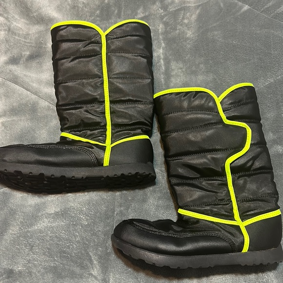 Rugged Outback kids snow boots - Picture 1 of 4